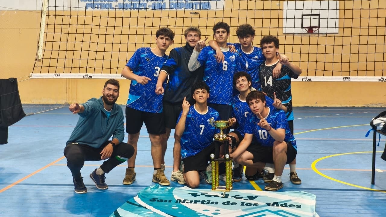 El equipo sub 16 de voley de la municipalidad se consagró campeón