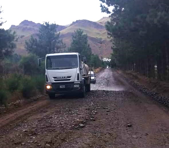 Están operativos cinco camiones regadores contratados por el municipio