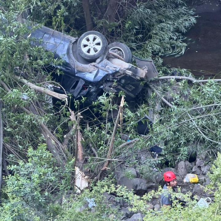 Falleció una de las mujeres que se desbarrancaron con el auto camino a Quila Quina