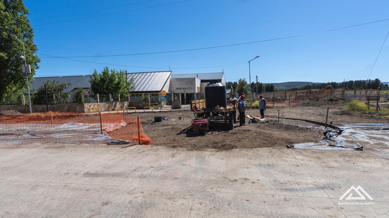 Con el hormigonado, cobra forma la rotonda de Avenida Los Lagos