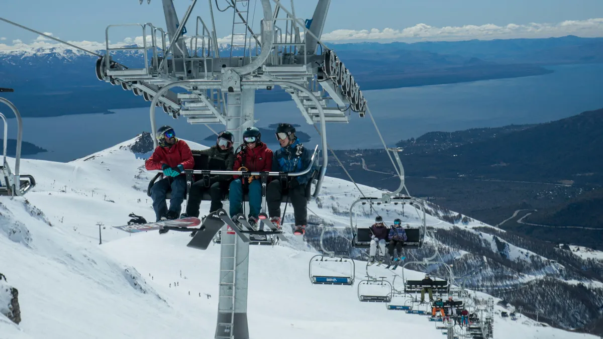 Accidente en aerosilla de un centro de esquí neuquino: una familia fue indemnizada con más de $18 millones
