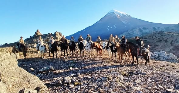 Patrullaje montado conjunto hasta el Hito Paimún, limite con Chile