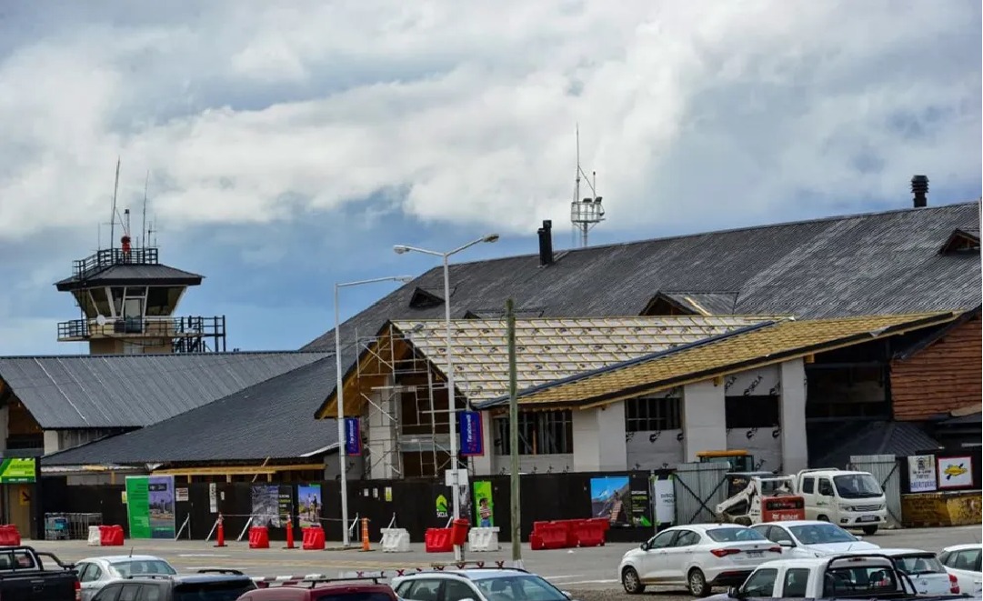 La ampliación del aeropuerto avanza sin interrupción de servicios