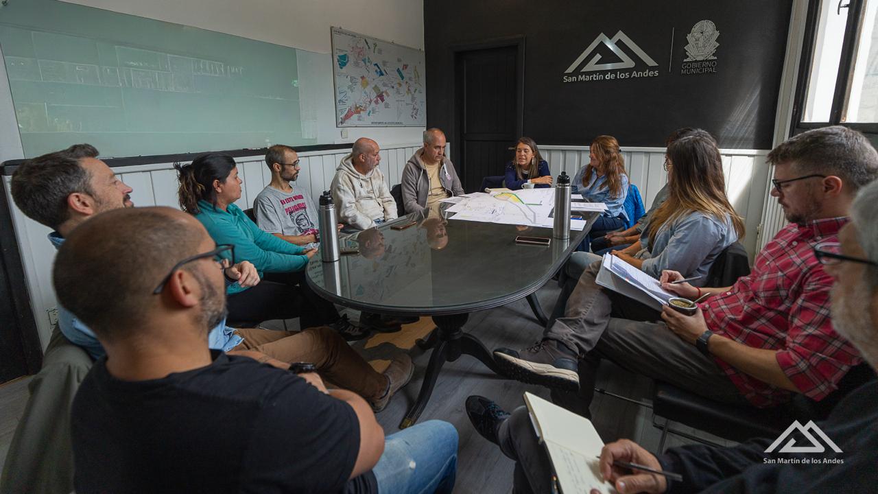 El loteo El Trébol da un nuevo paso tras reunión con funcionarios de Provincia y del Municipio