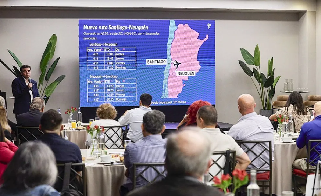 Presentaron vuelo directo Neuquen – Santiago de Chile con Latam Airlines