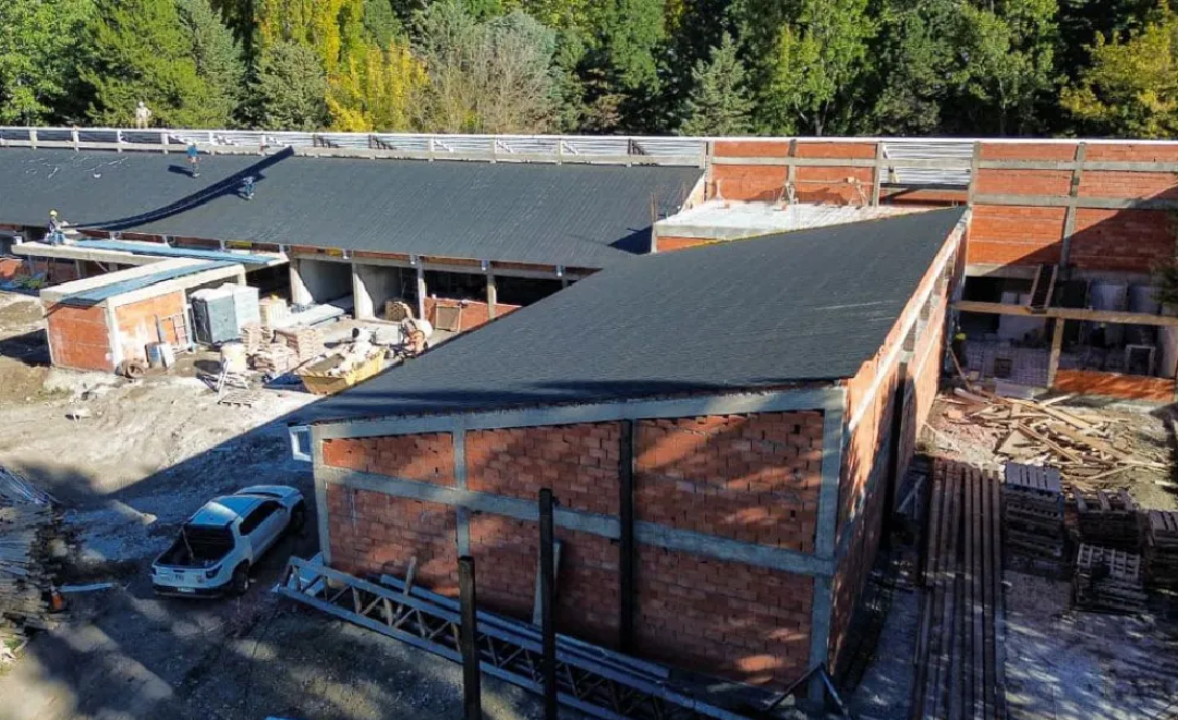 El nuevo edificio de la Escuela Integral de Adolescentes y Jóvenes con Discapacidad  N° 3 tiene un avance del 42%
