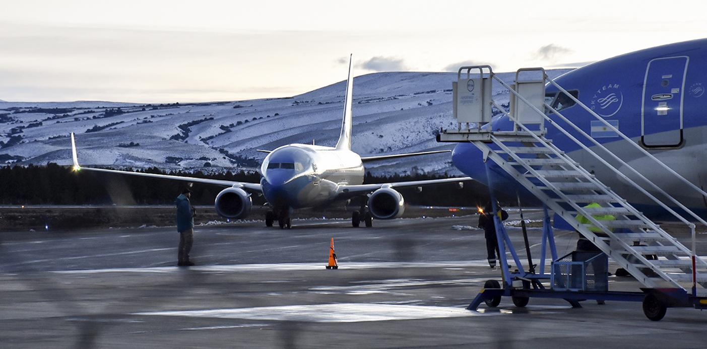 Estudian implementar vuelos internos para unir ciudades de la provincia de Neuquen.