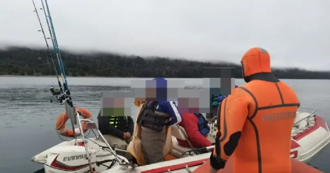 Rescatan pescadores deportivos varados en el Lago Falkner