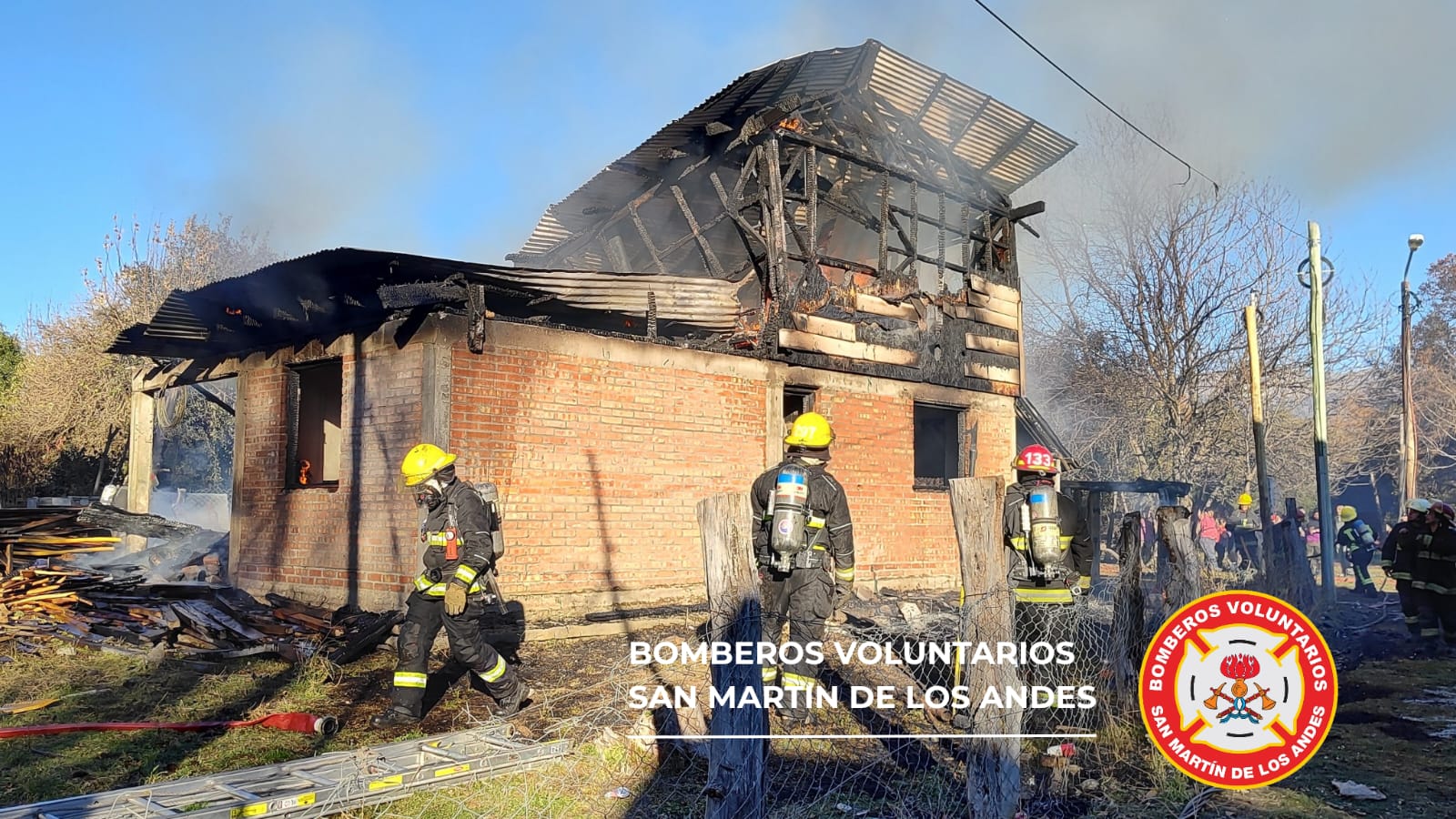 Incendio consume vivienda en el Barrio Intercultural