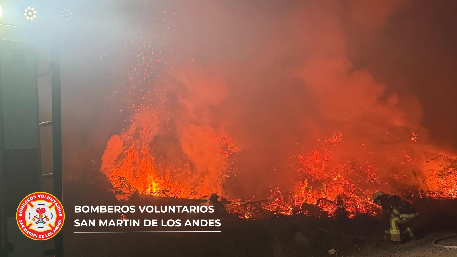 Descontrolada quema de restos vegetales sobre Ruta Nacional N°40