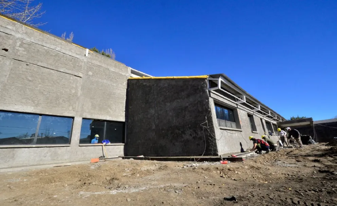 Avanza la construcción de una obra clave para la inclusión educativa en San Martín de los Andes.