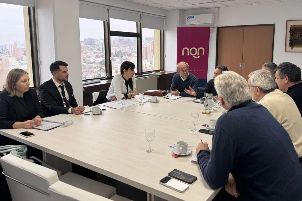 Descartan contaminación del Lago Lacar y definen agenda de trabajo para optimizar el sistema de efluentes