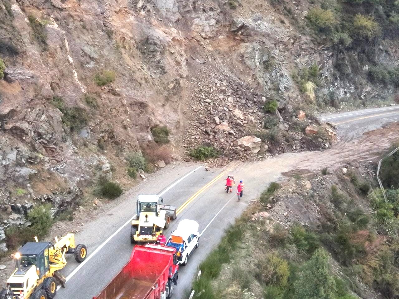 Derrumbe en Ruta Siete Lagos a tres kms del centro de San Martin de los Andes