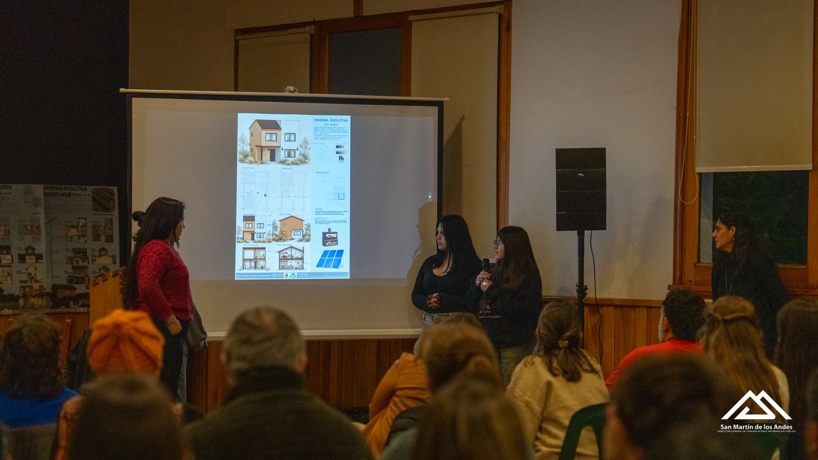 Estudiantes del 6° año de la EPET N°12 expusieron su proyecto de vivienda social evolutiva