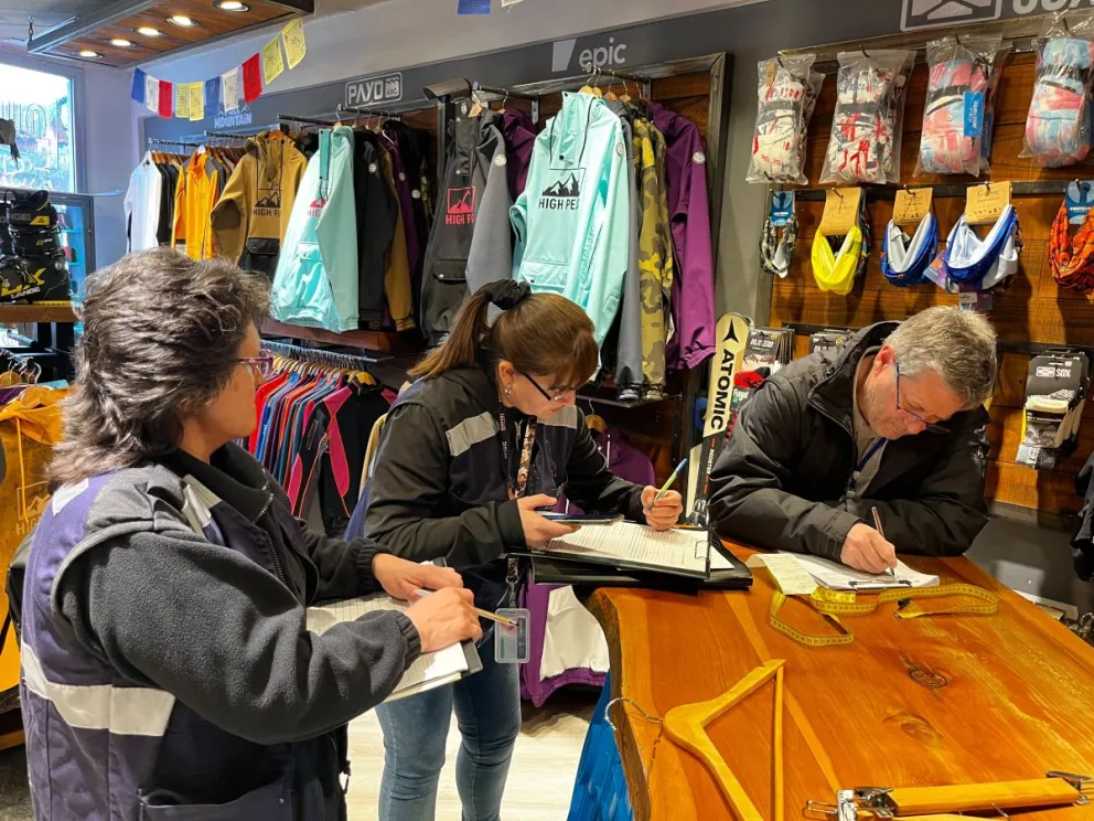 Inspeccionaron treinta comercios verificando cumplimiento de obligaciones laborales y tributarias