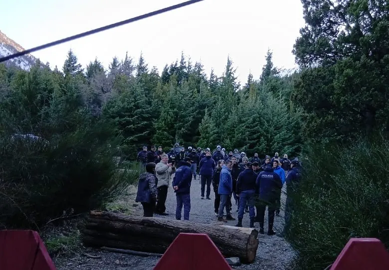 Desalojaron a una comunidad mapuche en Villa La Angostura
