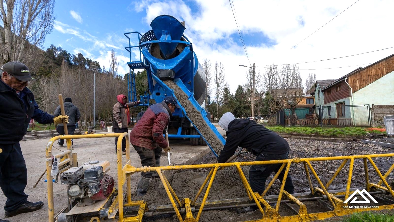 Avanza la pavimentación en el Barrio Chacra 4