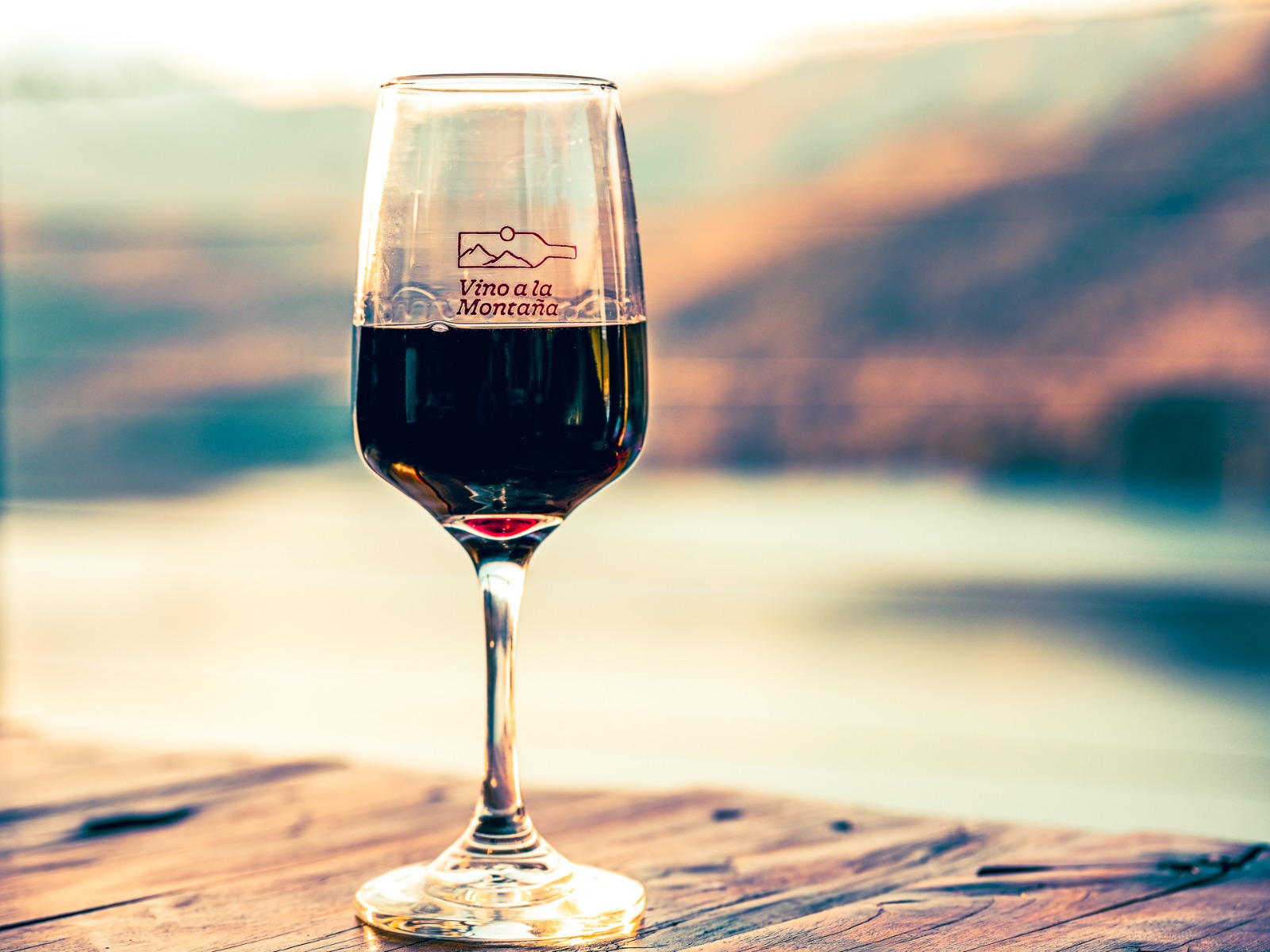 Segunda edición de “Vino a la Montaña”, la Feria de Bodegas de la Patagonia en San Martín de los Andes