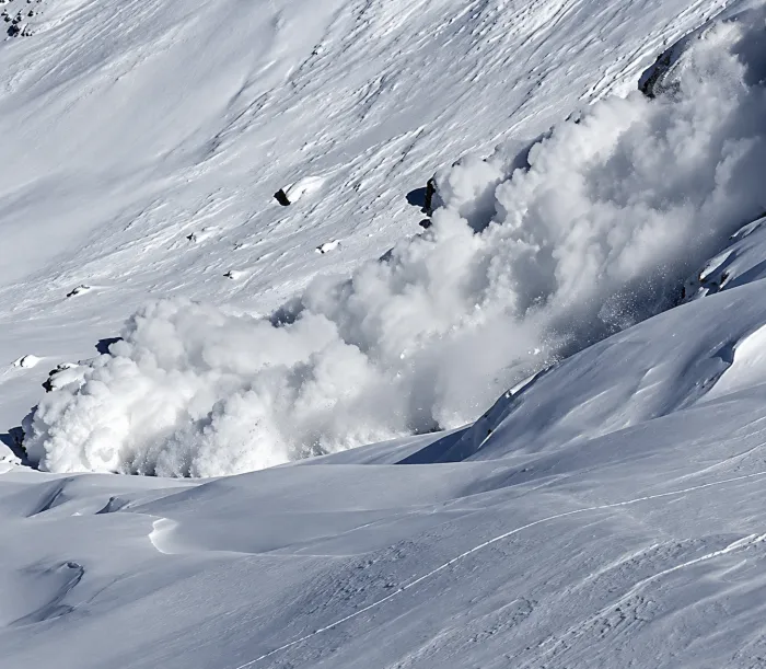 Avalancha detrás del Filo de Cerro Chapelco, fuera del área habilitada.