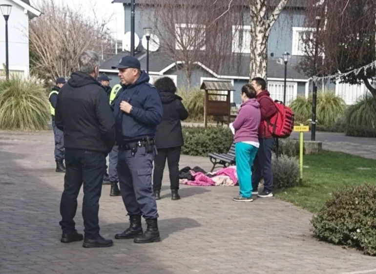 Falleció “Pichi” en un banco de plaza en Junin de los Andes