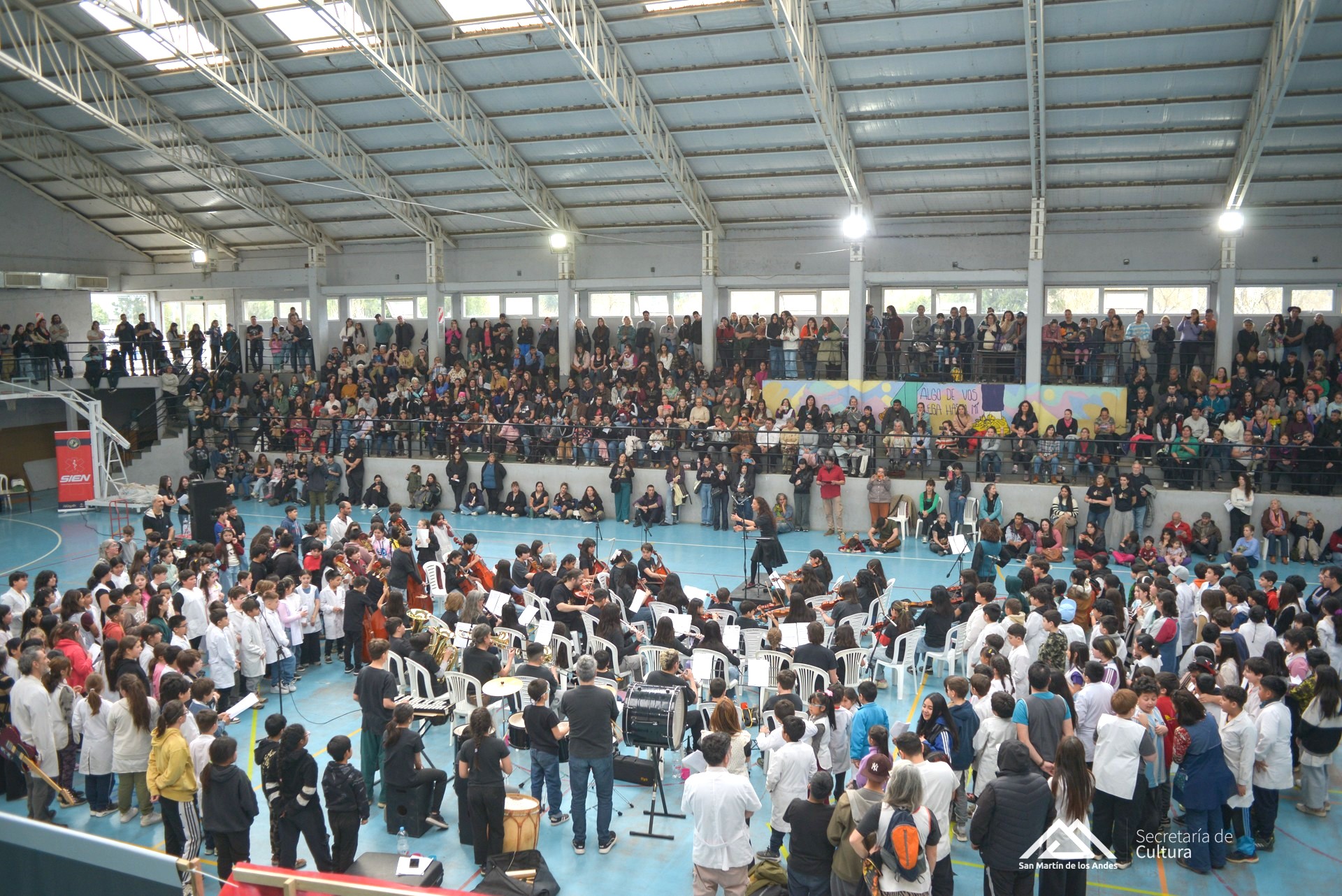 Más de 400 personas se emocionaron con “Las escuelas Cantan con la Orquesta”